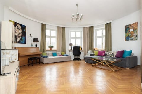 Living room, Photo of the whole room, Seating area