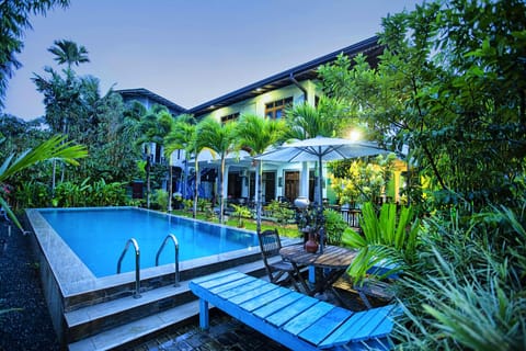 Property building, Natural landscape, Garden, Pool view, Swimming pool, sunbed