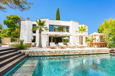 Property building, BBQ facilities, Garden view, Landmark view, Pool view, Swimming pool, Parking, dishwasher, washing machine, air conditioner