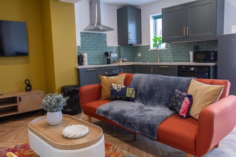 TV and multimedia, Kitchen or kitchenette, Living room, Seating area, pet friendly