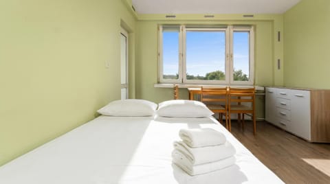 Photo of the whole room, Bedroom, towels