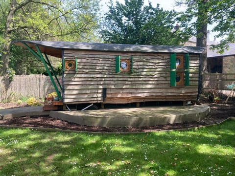 Property building, Day