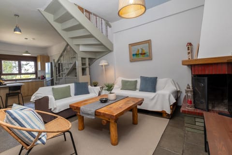 Living room, Photo of the whole room, Seating area