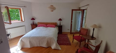 Bed, Photo of the whole room