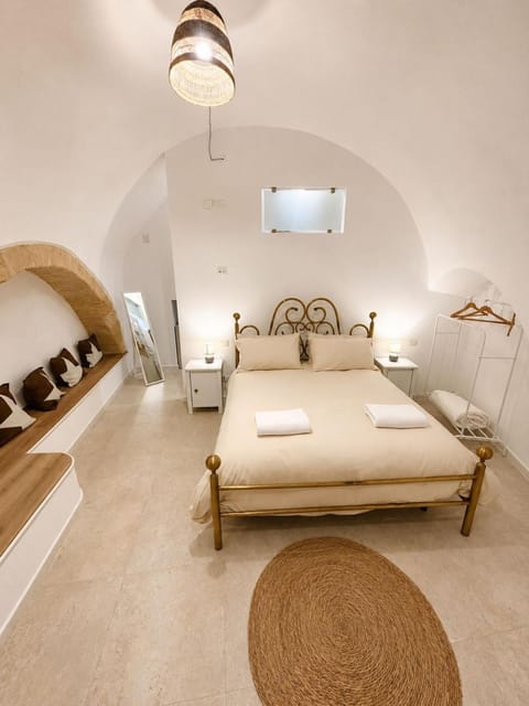 Bed, Photo of the whole room, Bedroom, Internal: Not applicable to any particular room