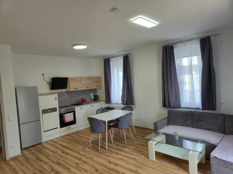 Kitchen or kitchenette, Seating area, Dining area, oven, stove, toaster