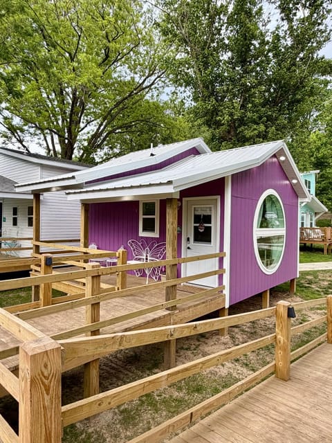 Property building, Patio, Facade/entrance, Garden, Seating area, Facility for disabled guests