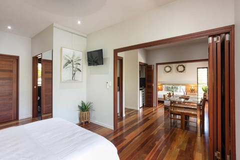 Kitchen or kitchenette, Bedroom