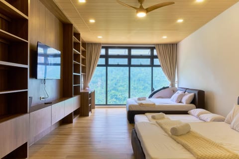 Bed, Massage, TV and multimedia, Bedroom, Mountain view, Mountain view