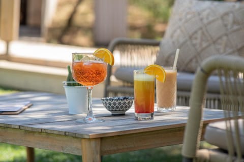 Restaurant/places to eat, Food and drinks