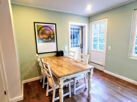 Dining area, kitchen