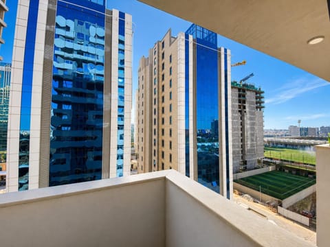 Property building, Day, View (from property/room), Balcony/Terrace, City view