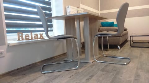 Living room, Photo of the whole room, Decorative detail, Dining area