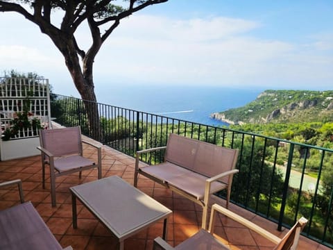 Patio, Day, Natural landscape, View (from property/room), Balcony/Terrace, Sea view