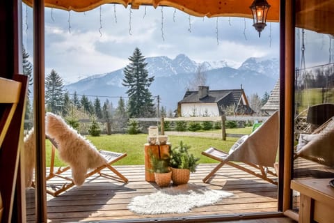 Property building, Garden, Garden view, Mountain view, sunbed