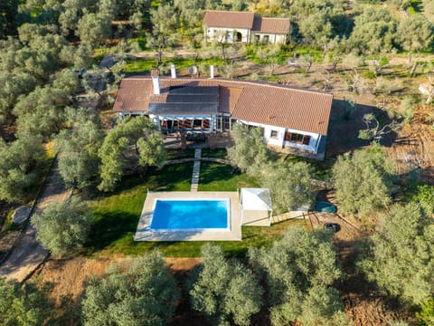 Facade/entrance, Bird's eye view, Swimming pool