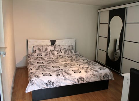 Bed, Banquet/Function facilities, Bedroom