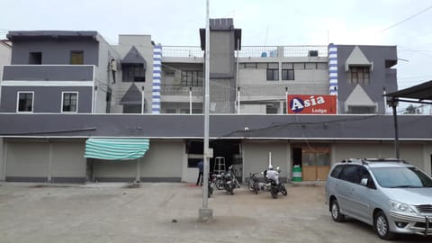Property building, Restaurant/places to eat