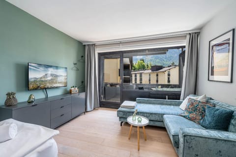 Bed, TV and multimedia, Balcony/Terrace, Living room, Photo of the whole room, Seating area, Bedroom