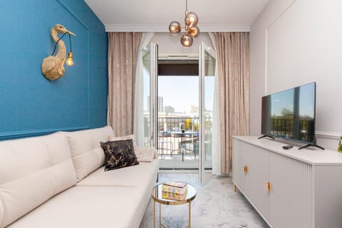 Communal lounge/ TV room, TV and multimedia, View (from property/room), Balcony/Terrace, Seating area