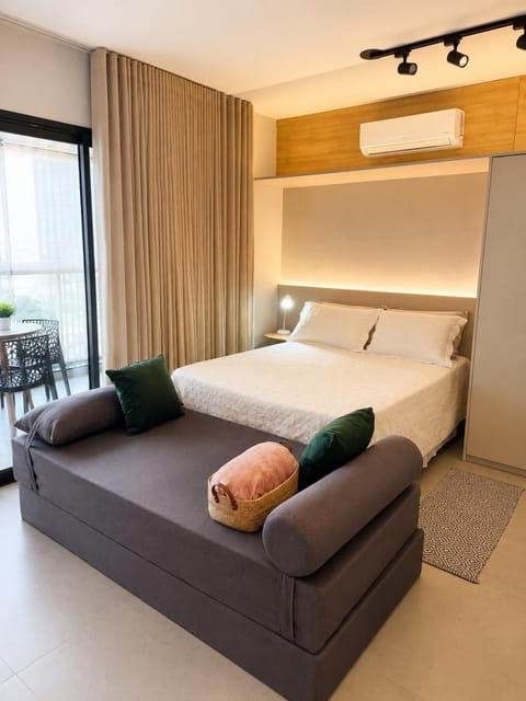 Bed, Photo of the whole room, Bedroom, air conditioner