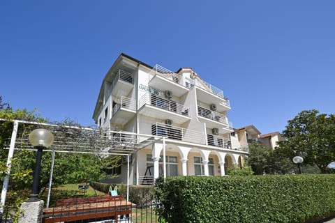 Property building, Day