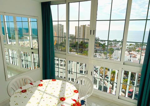 Living room, City view, Sea view