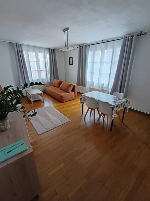 Communal lounge/ TV room, Living room, Seating area