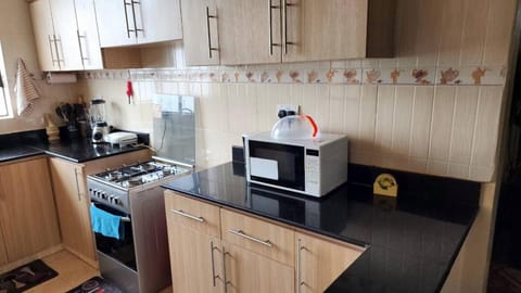 microwave, oven, kitchen