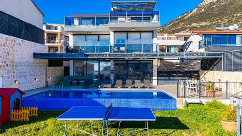 Patio, Day, Pool view, Swimming pool, Swimming pool, sunbed