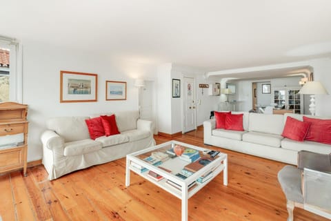 Property building, Living room