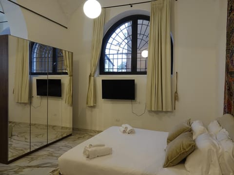 Bed, TV and multimedia, Photo of the whole room, Bedroom, wardrobe