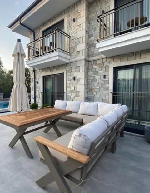 Patio, Off site, Balcony/Terrace, Seating area