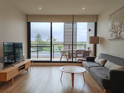 Communal lounge/ TV room, TV and multimedia, Living room, Seating area, Evening entertainment