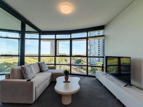 Communal lounge/ TV room, TV and multimedia, Living room, Seating area, Evening entertainment