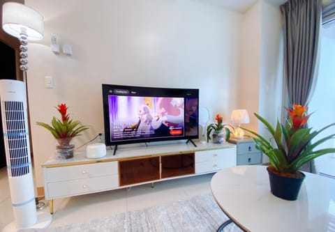 Communal lounge/ TV room, TV and multimedia, Evening entertainment