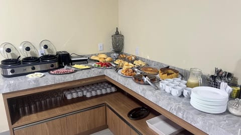 Food and drinks, Continental breakfast, Buffet breakfast