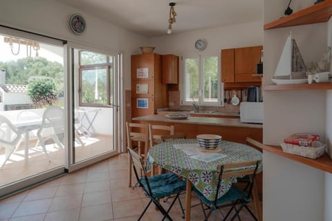 Property building, Kitchen or kitchenette, Living room