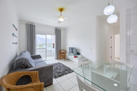 TV and multimedia, Balcony/Terrace, Living room, Seating area, Dining area