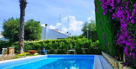 Day, Summer, Garden, View (from property/room), Garden view, Pool view, Swimming pool