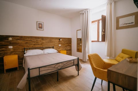 Dining area, Bedroom