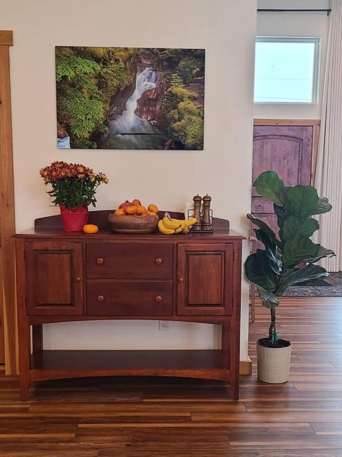 Kitchen or kitchenette, Dining area, kitchen