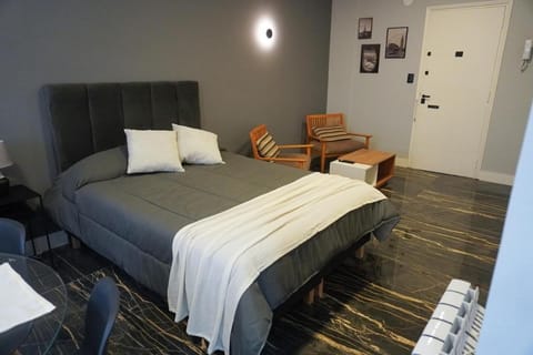 Bed, Seating area