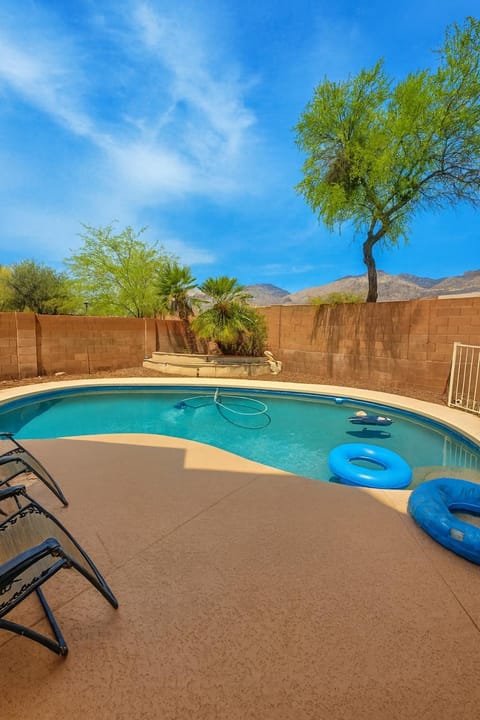 Pool view, Pool view