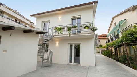 Patio, Balcony/Terrace