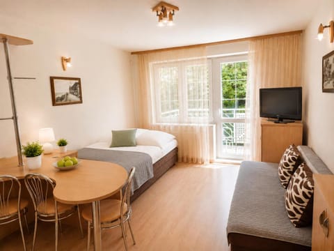 Bed, Living room