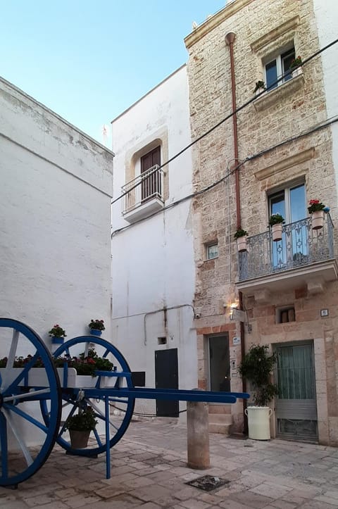 Property building, Facade/entrance