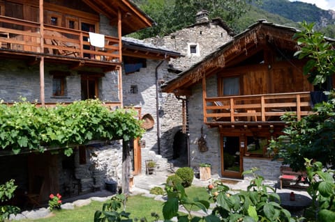 Facade/entrance, Garden view