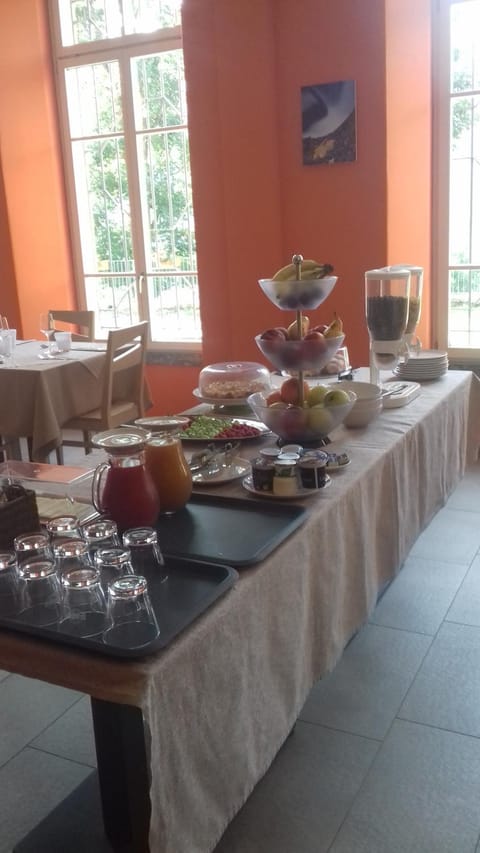 Food and drinks, Food, Buffet breakfast, Italian breakfast