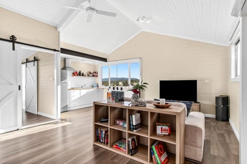 TV and multimedia, Kitchen or kitchenette